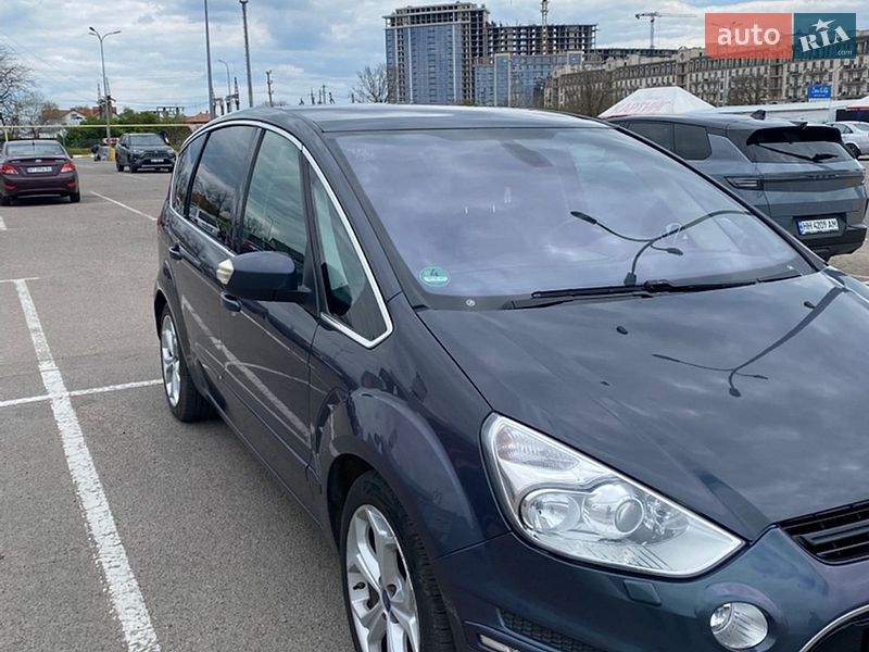 Минивэн Ford S-Max 2014 в Южном