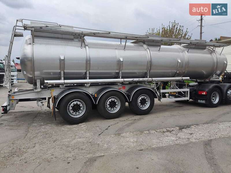Цистерна полуприцеп Magyar S34SDC1NE 2002 в Ровно