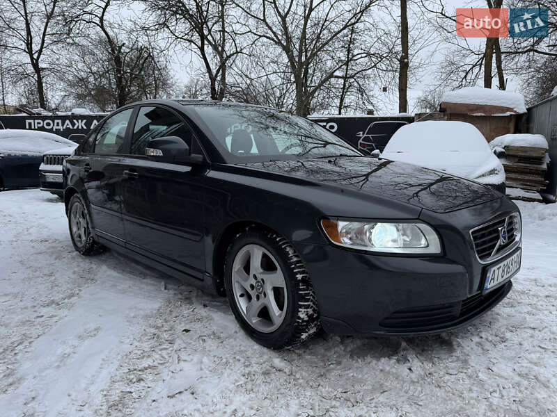 Седан Volvo S40 2010 в Ивано-Франковске