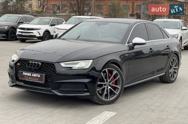Седан Audi S4 2017 в Львове Седан Audi S4 2017 в Львове