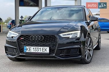 Седан Audi S4 2018 в Львове Седан Audi S4 2018 в Львове