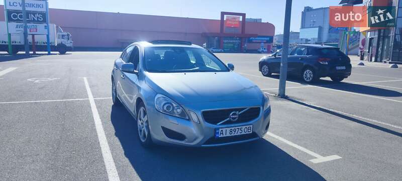 Седан Volvo S60 2013 в Киеве Седан Volvo S60 2013 в Киеве