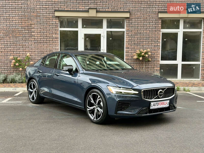 Седан Volvo S60 2024 в Киеве