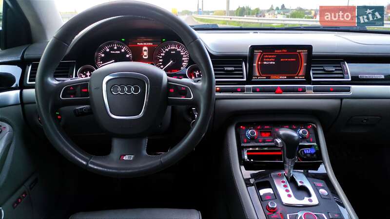 Седан Audi S8 2008 в Жашкове
