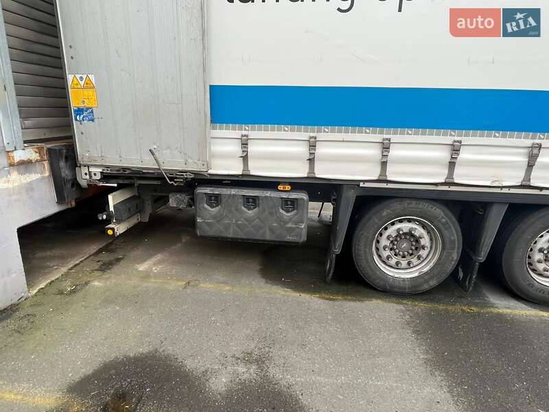 Бортовой полуприцеп Schmitz Cargobull SAF 2013 в Виннице