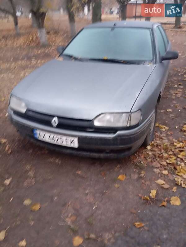 Лифтбек Renault Safrane 1993 в Валках Лифтбек Renault Safrane 1993 в Валках