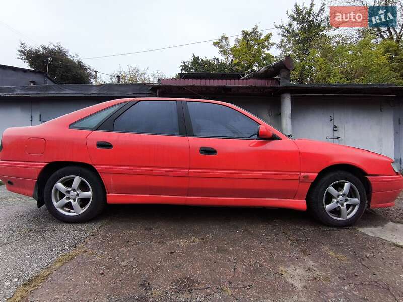 Лифтбек Renault Safrane 1996 в Киеве