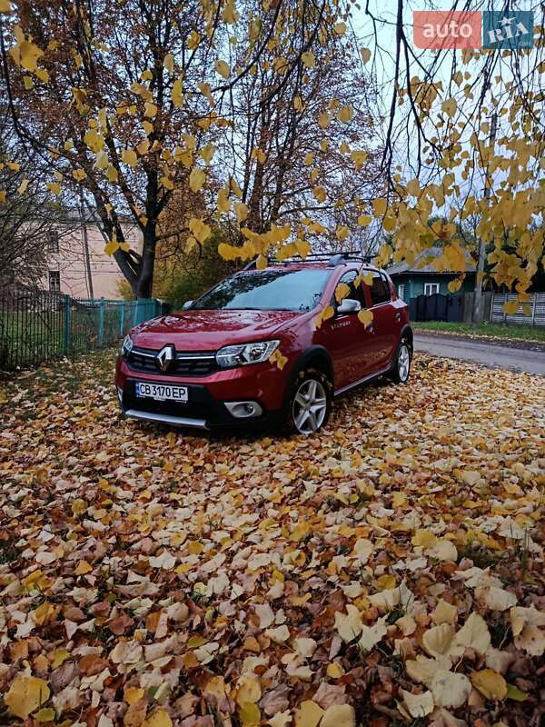 Хетчбек Renault Sandero StepWay 2017 в Чернігові Хетчбек Renault Sandero StepWay 2017 в Чернігові