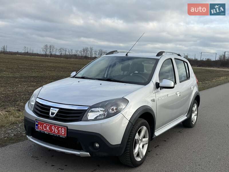Внедорожник / Кроссовер Dacia Sandero StepWay 2012 в Стрые