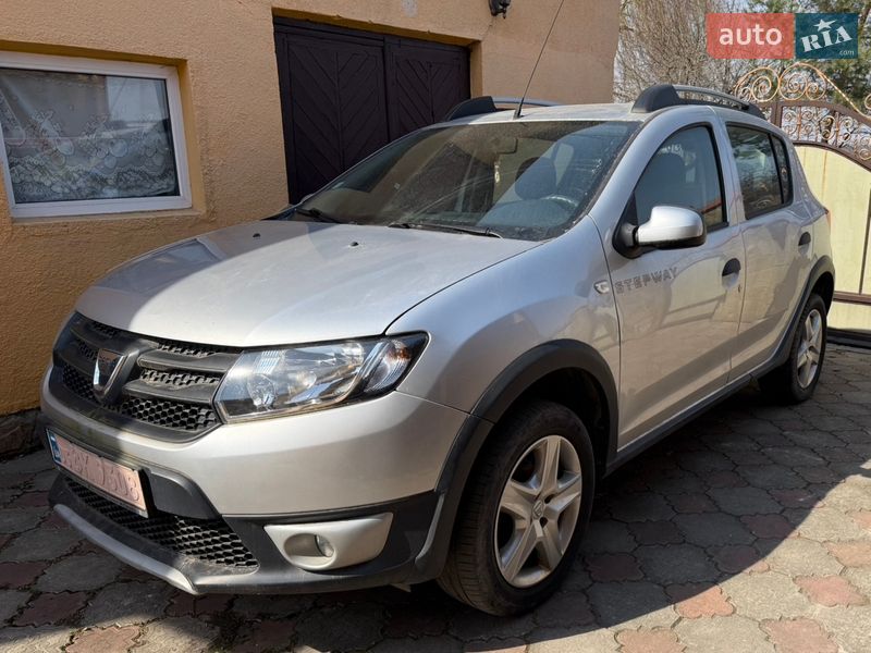 Внедорожник / Кроссовер Dacia Sandero StepWay 2015 в Львове