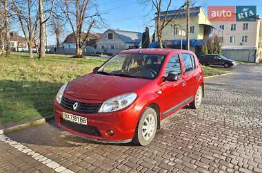 Хэтчбек Renault Sandero 2010 в Каменец-Подольском