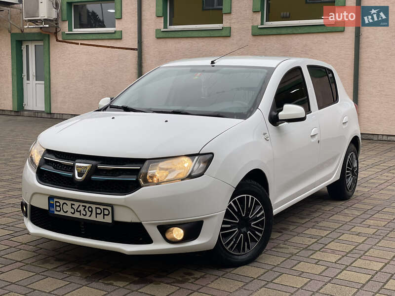 Хетчбек Dacia Sandero 2016 в Стрию