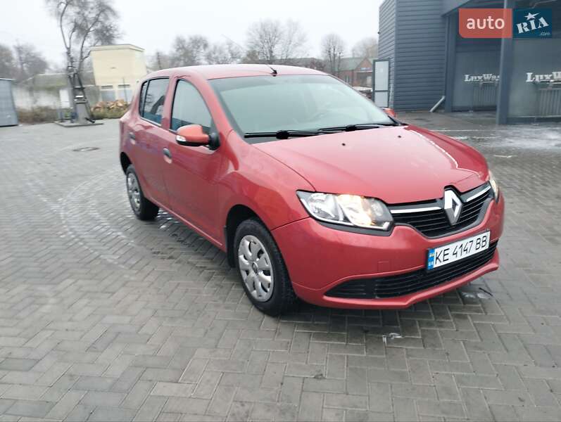 Хэтчбек Renault Sandero 2013 в Каменском