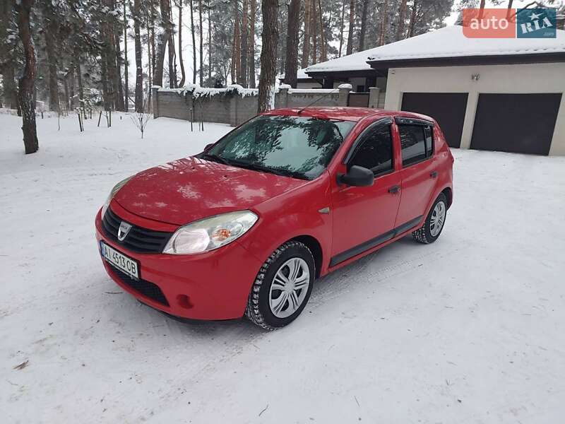 Хэтчбек Dacia Sandero 2009 в Чернигове