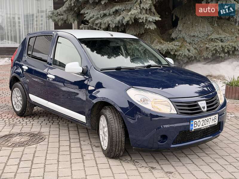 Хэтчбек Dacia Sandero 2011 в Тернополе
