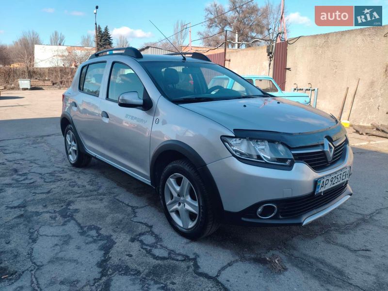Хэтчбек Renault Sandero 2014 в Запорожье
