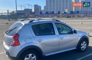 Хэтчбек Renault Sandero 2013 в Киеве