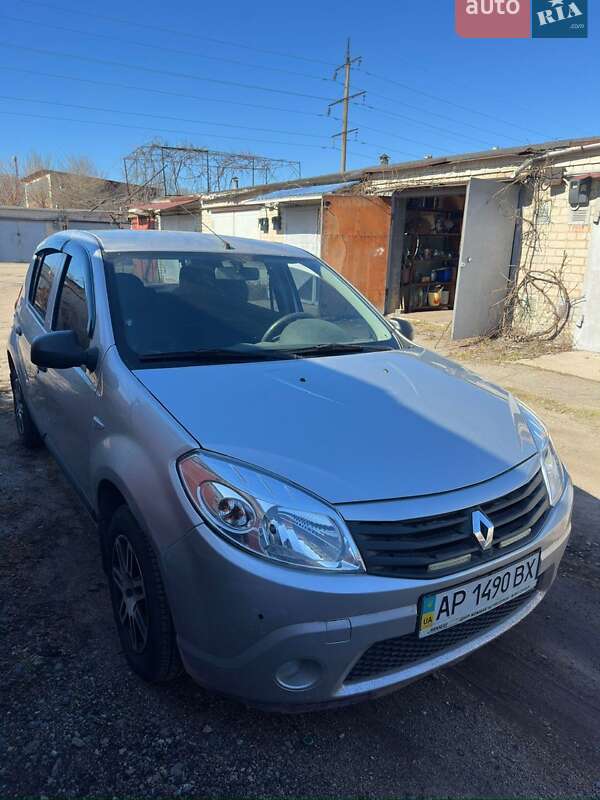 Хэтчбек Renault Sandero 2010 в Запорожье