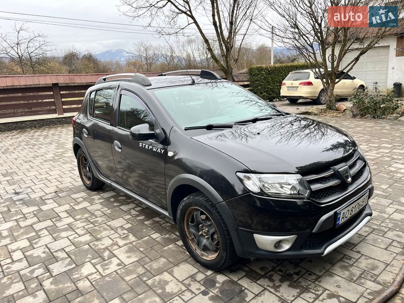 Хэтчбек Dacia Sandero 2014 в Верхнем Водяном