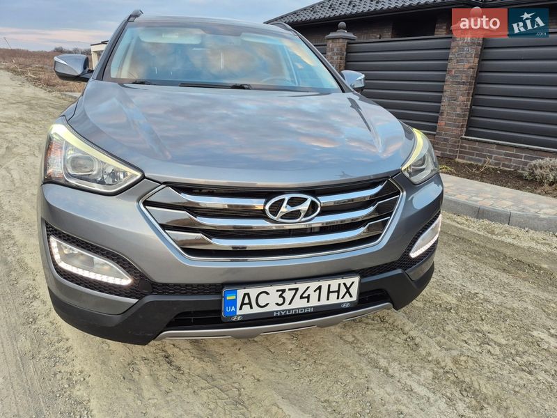 Внедорожник / Кроссовер Hyundai Santa FE 2012 в Ровно