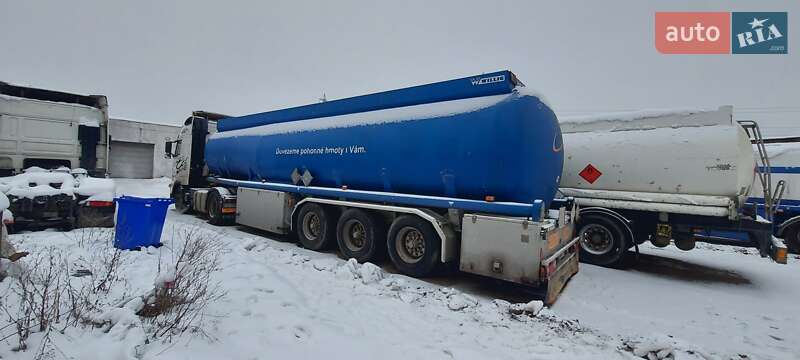 Цистерна полуприцеп Willig Sanz 2003 в Львове