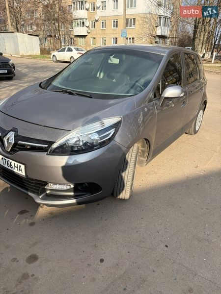 Минивэн Renault Scenic 2013 в Карловке Минивэн Renault Scenic 2013 в Карловке