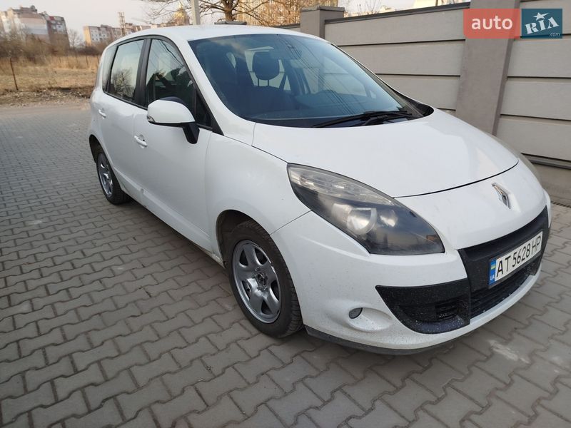 Минивэн Renault Scenic 2011 в Калуше