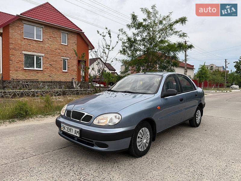 Седан ЗАЗ Sens 2008 в Вараше