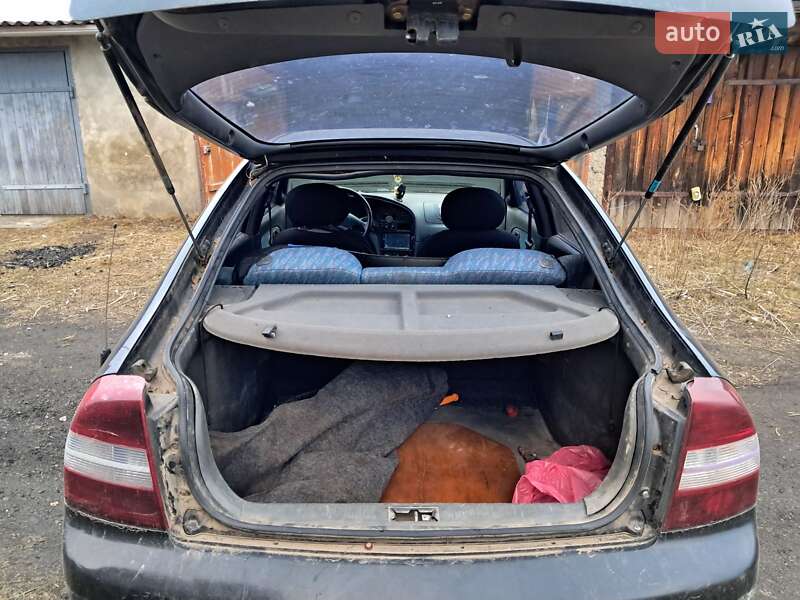 Седан Kia Sephia 1998 в Понинке