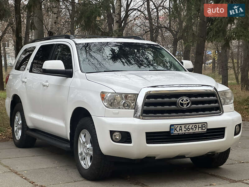 Внедорожник / Кроссовер Toyota Sequoia 2014 в Киеве Внедорожник / Кроссовер Toyota Sequoia 2014 в Киеве