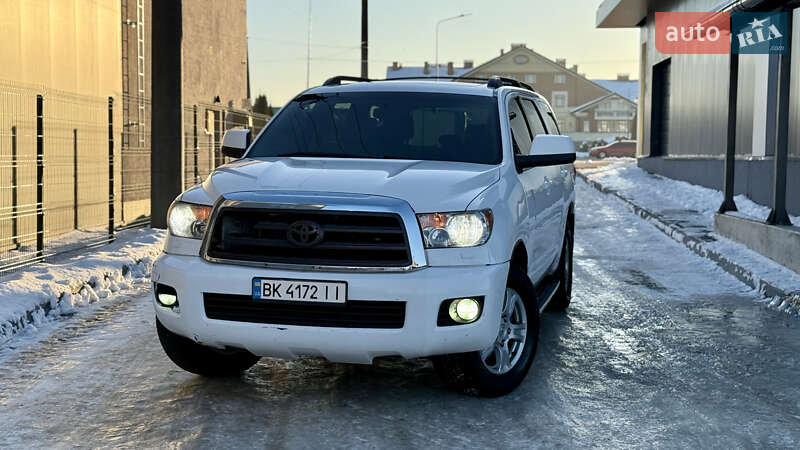 Внедорожник / Кроссовер Toyota Sequoia 2013 в Львове Внедорожник / Кроссовер Toyota Sequoia 2013 в Львове