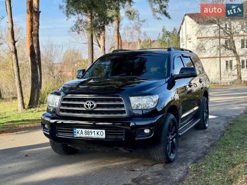 Внедорожник / Кроссовер Toyota Sequoia 2011 в Киеве