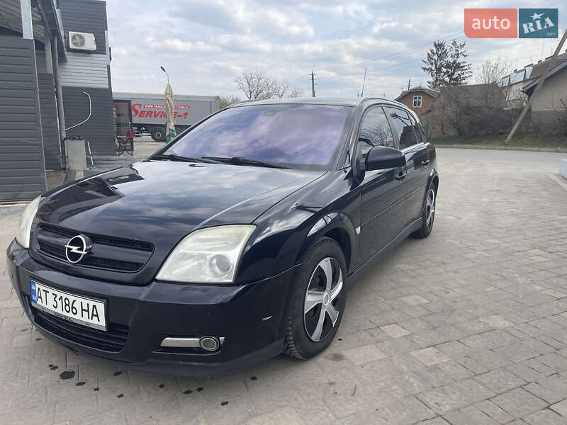 Хэтчбек Opel Signum 2003 в Городенке