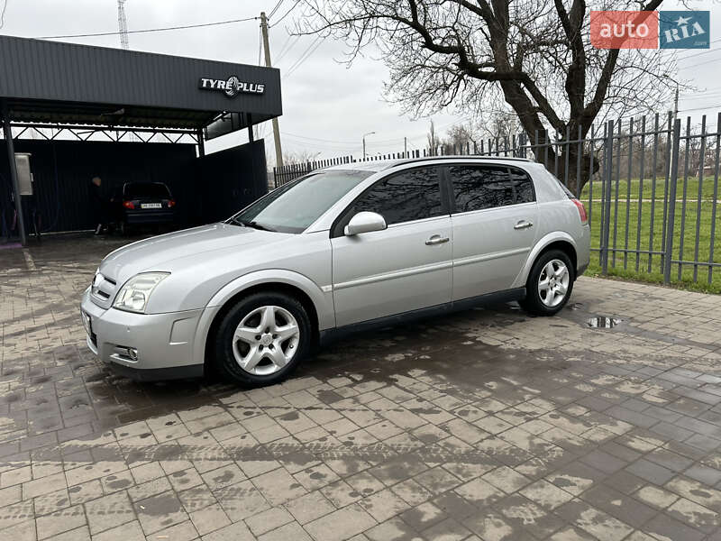 Хэтчбек Opel Signum 2003 в Кривом Роге