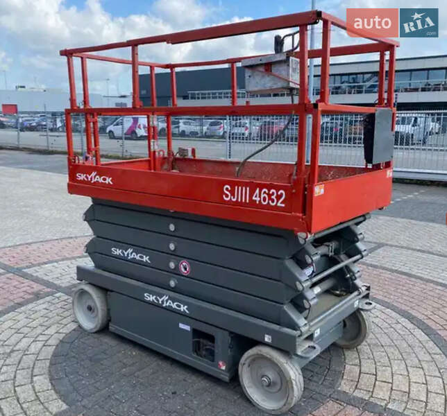 Ножничный подъемник Skyjack SJ 2019 в Ивано-Франковске Ножничный подъемник Skyjack SJ 2019 в Ивано-Франковске
