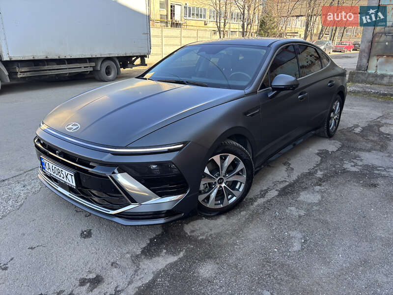 Седан Hyundai Sonata 2023 в Хмельницькому Седан Hyundai Sonata 2023 в Хмельницькому