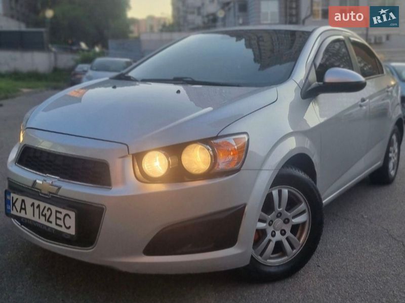 Седан Chevrolet Sonic 2012 в Києві