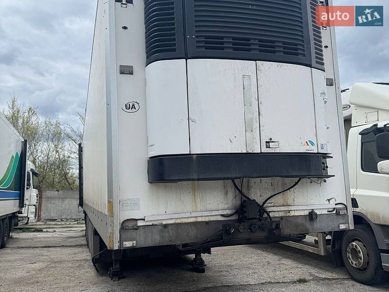 Рефрижератор напівпричіп Schwarzmuller SPA 2001 в Дніпрі