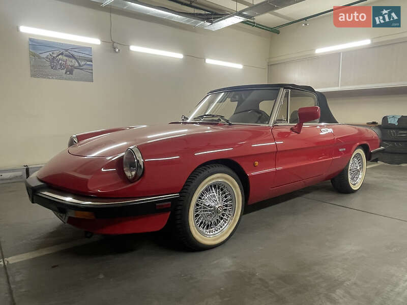 Кабриолет Alfa Romeo Spider 1987 в Киеве Кабриолет Alfa Romeo Spider 1987 в Киеве