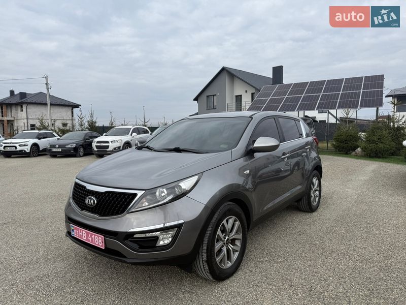 Позашляховик / Кросовер Kia Sportage 2015 в Тернополі