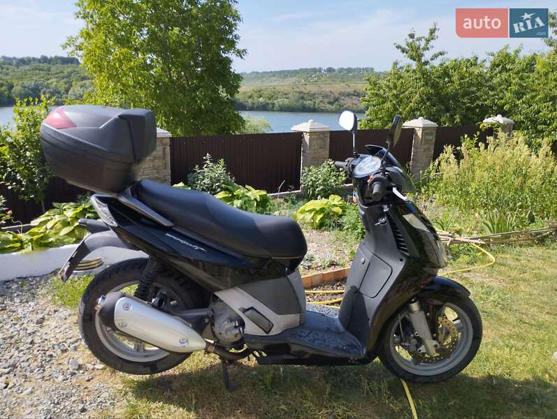 Макси-скутер Aprilia Sportcity 2009 в Каменец-Подольском