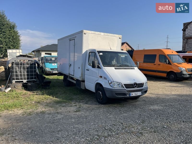 Грузовой фургон Mercedes-Benz Sprinter 2004 в Стрые