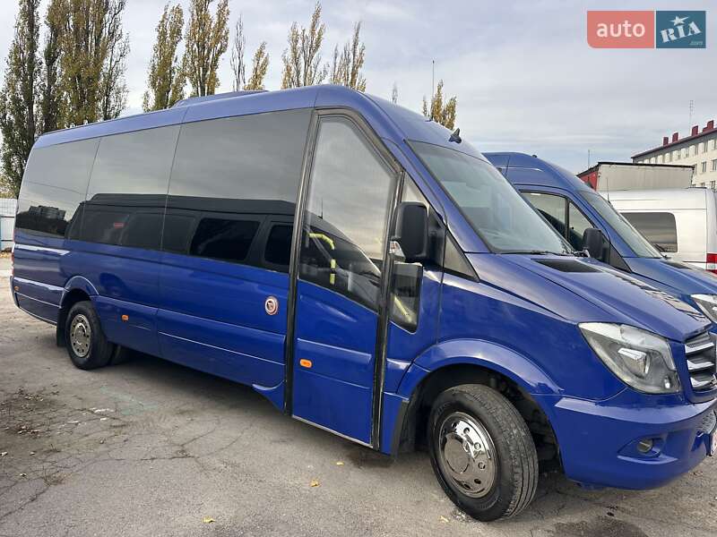 Туристический / Междугородний автобус Mercedes-Benz Sprinter 2016 в Ровно
