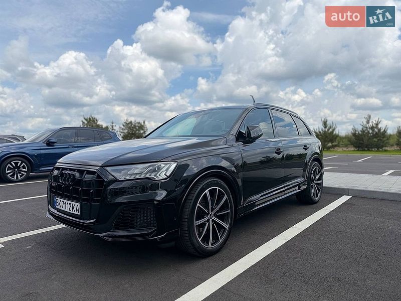 Внедорожник / Кроссовер Audi SQ7 2021 в Ровно