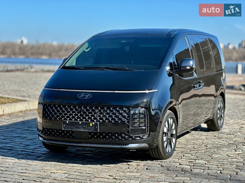 Минивэн Hyundai Staria 2024 в Киеве Минивэн Hyundai Staria 2024 в Киеве