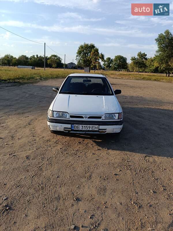 Седан Nissan Sunny 1991 в Вознесенске