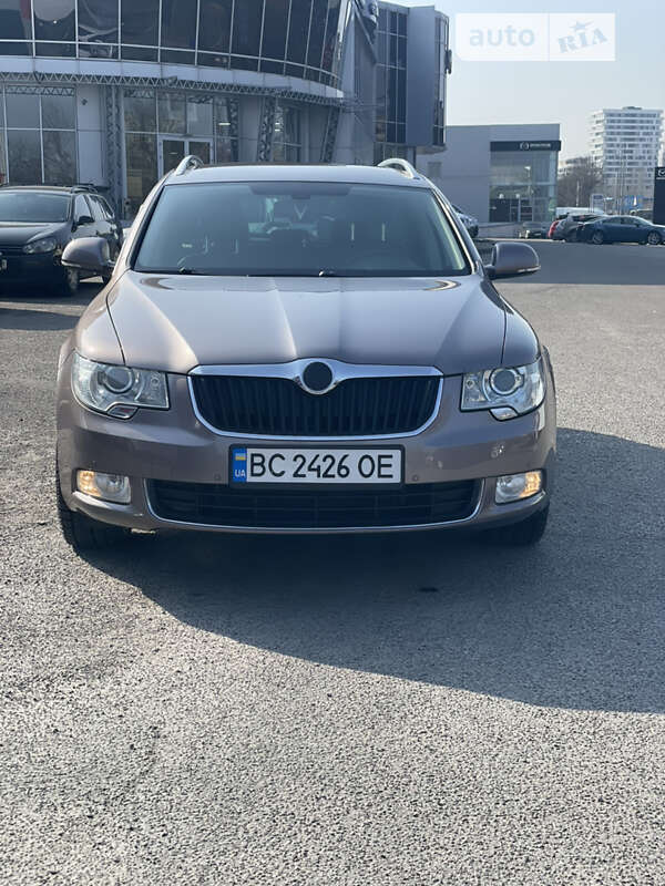 Универсал Skoda Superb 2012 в Львове Универсал Skoda Superb 2012 в Львове