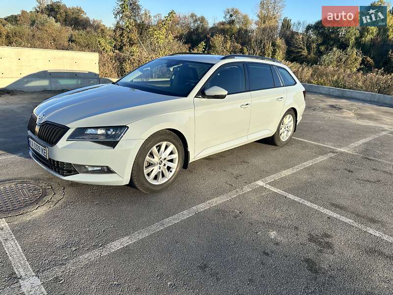 Универсал Skoda Superb 2017 в Ирпене