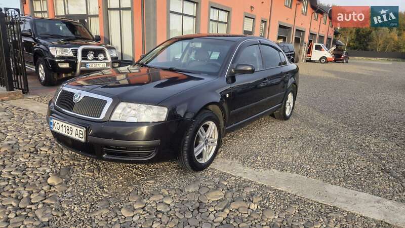 Лифтбек Skoda Superb 2005 в Тячеве