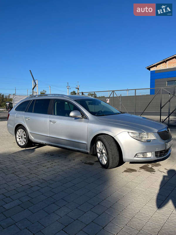 Универсал Skoda Superb 2011 в Львове